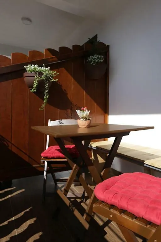 Hospedagem Da Escultora Treze Tílias Apartament