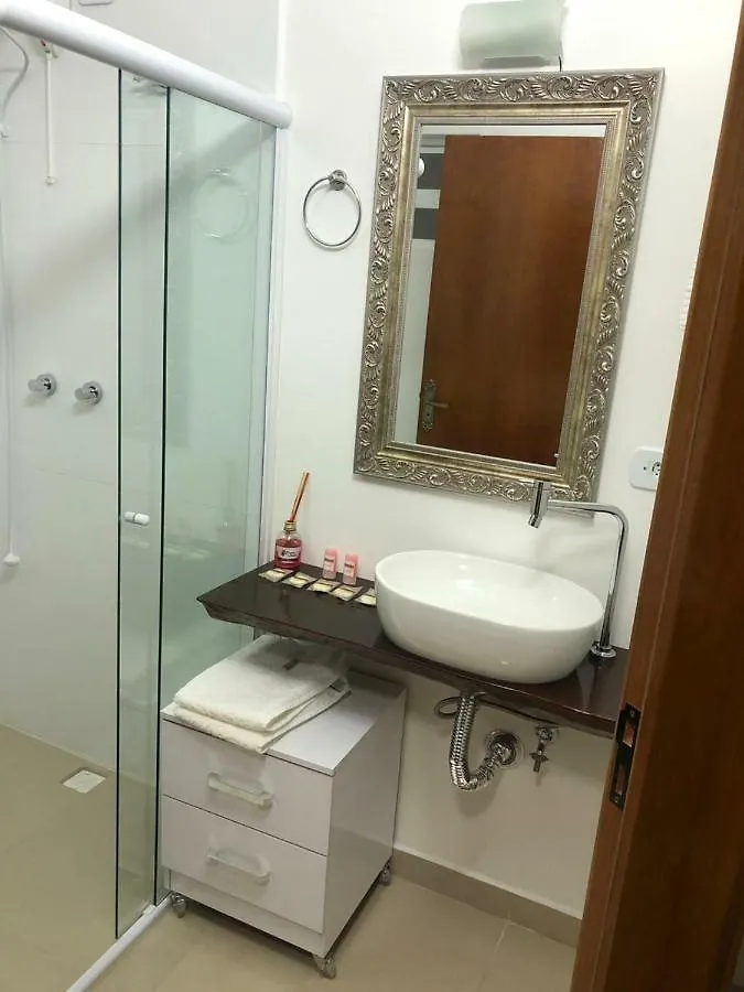 Apartament Hospedagem Da Escultora Treze Tílias